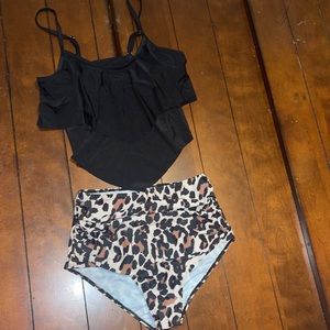 Papasgix 2 pieces swimsuit Black ruffles top and high rise leopard bottom S NWT